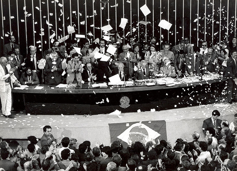 800px-Promulgação-Constituição-1988